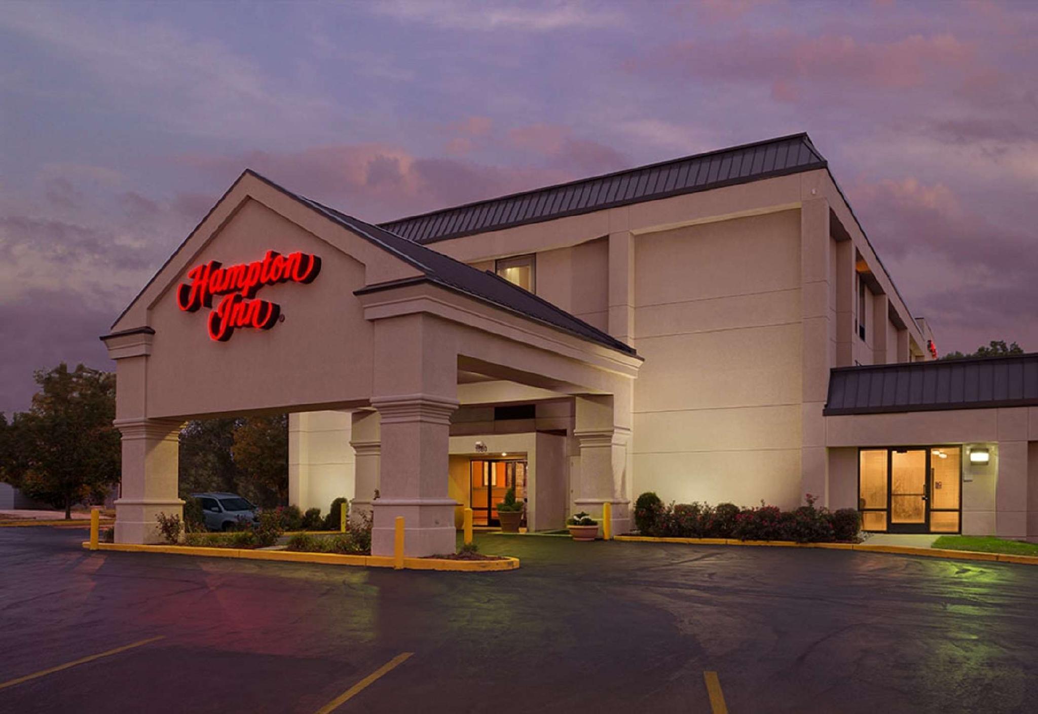 La Quinta Inn & Suites By Wyndham St Louis Route 66 Windsor Springs Exterior foto